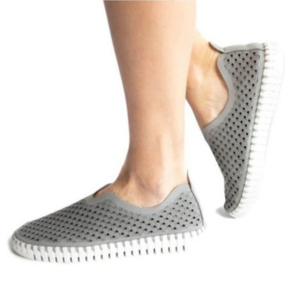 Ilsa Jacobsen Tulip Gray Flats Size 6.5-7